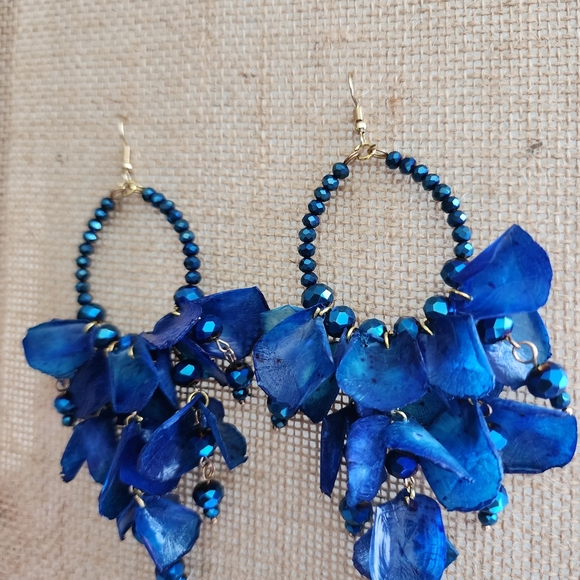 Elegant Blue Beaded Earrings - Picture 6 of 6